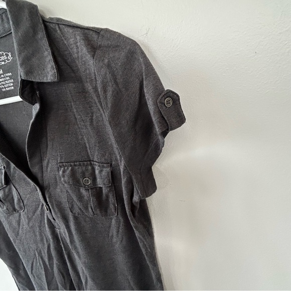 Maurices Gray Button Down Shirt medium - Picture 3 of 7